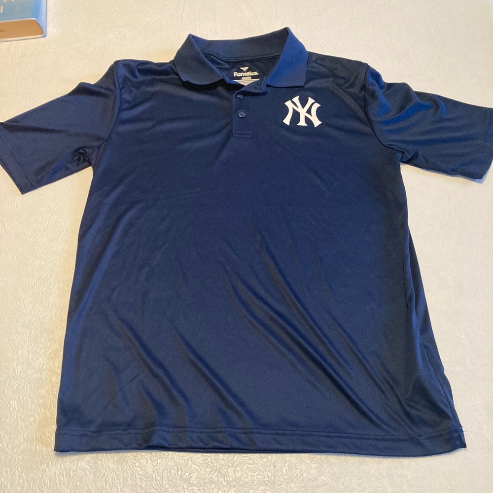 New York Yankees Navy Polo Shirt golf Men’s Medium Fanatics like new Logo